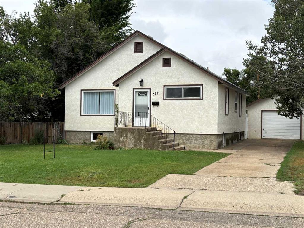 Picture of 374 10 Street SE, Medicine Hat Real Estate Listing