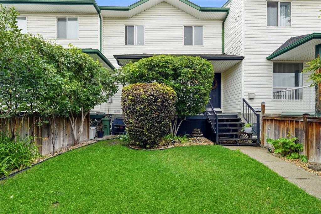 Picture of 42H Green Meadow Crescent , Strathmore Real Estate Listing