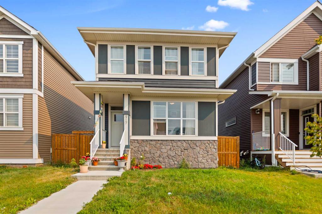 Picture of 917 West Lakeview Drive , Chestermere Real Estate Listing