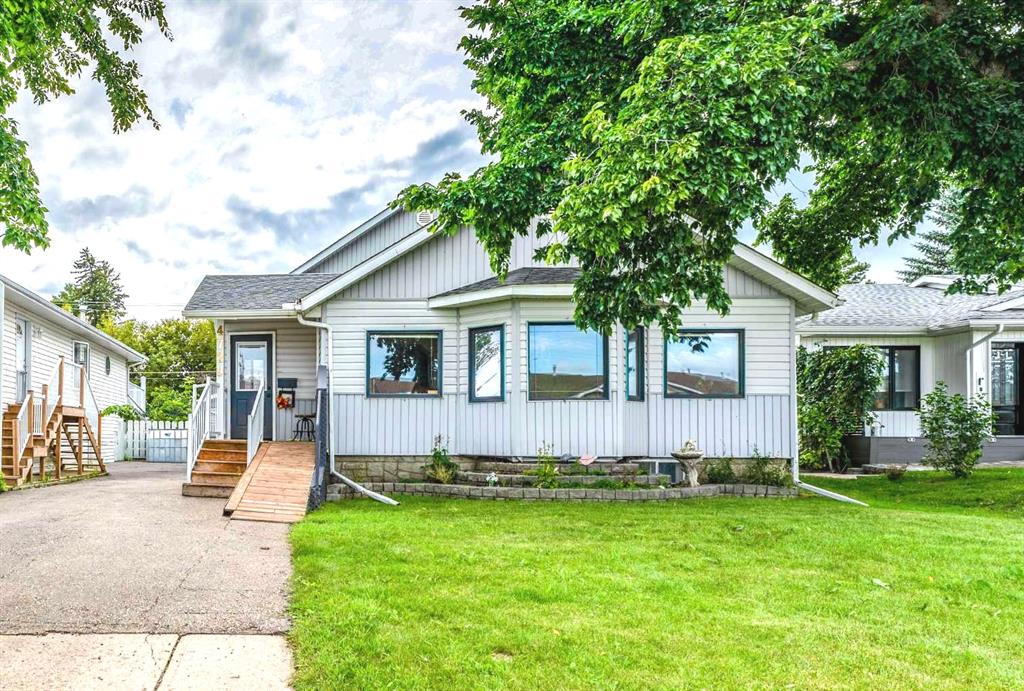 Picture of 4729 49A Avenue , Lacombe Real Estate Listing