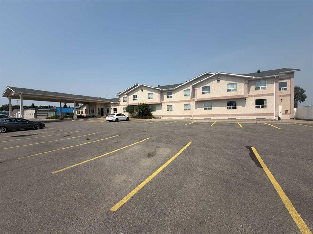 Picture of 404 Main Street , Cardston Real Estate Listing