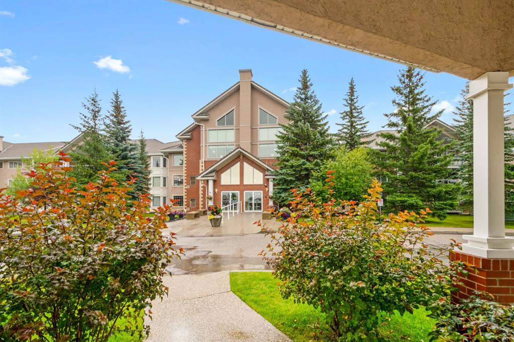 Picture of 246, 6868 Sierra Morena Boulevard SW, Calgary Real Estate Listing