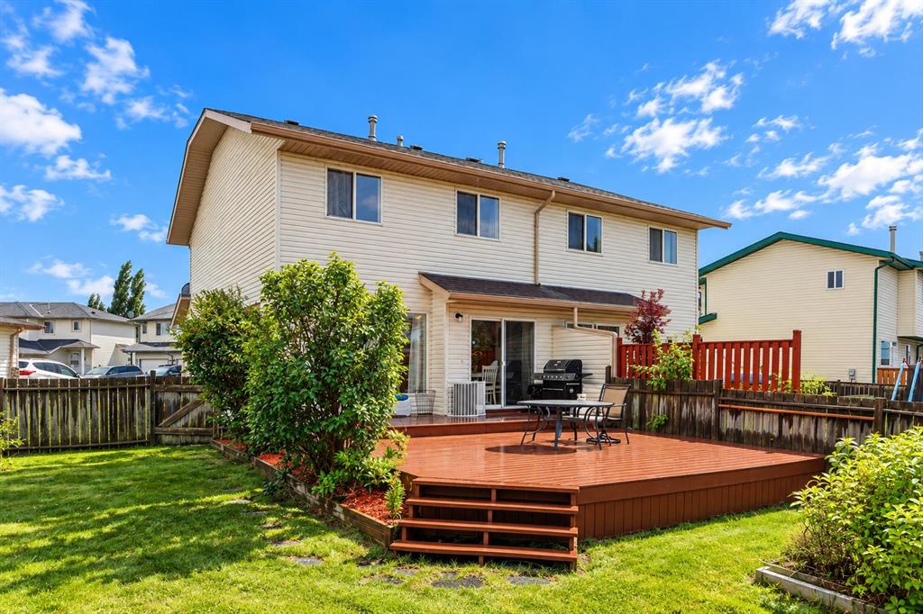 Picture of 116 Quigley Close , Cochrane Real Estate Listing
