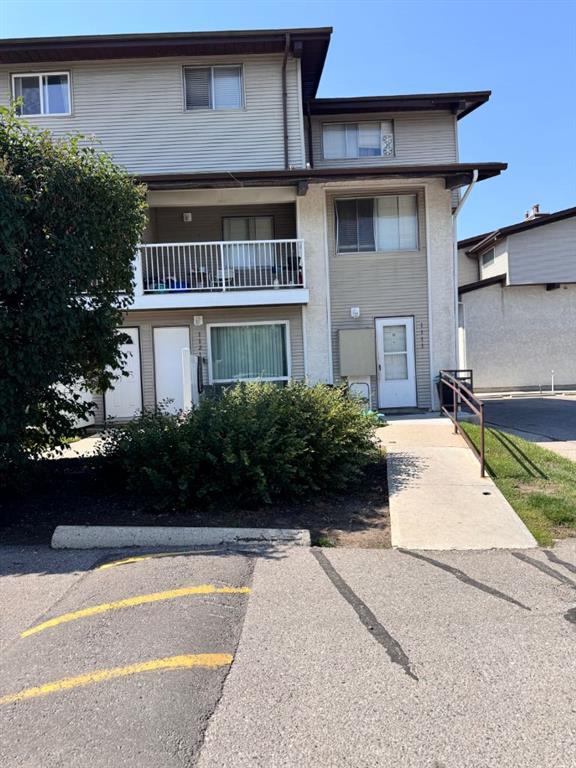 Picture of 1111, 200 BROOKPARK Drive SW, Calgary Real Estate Listing
