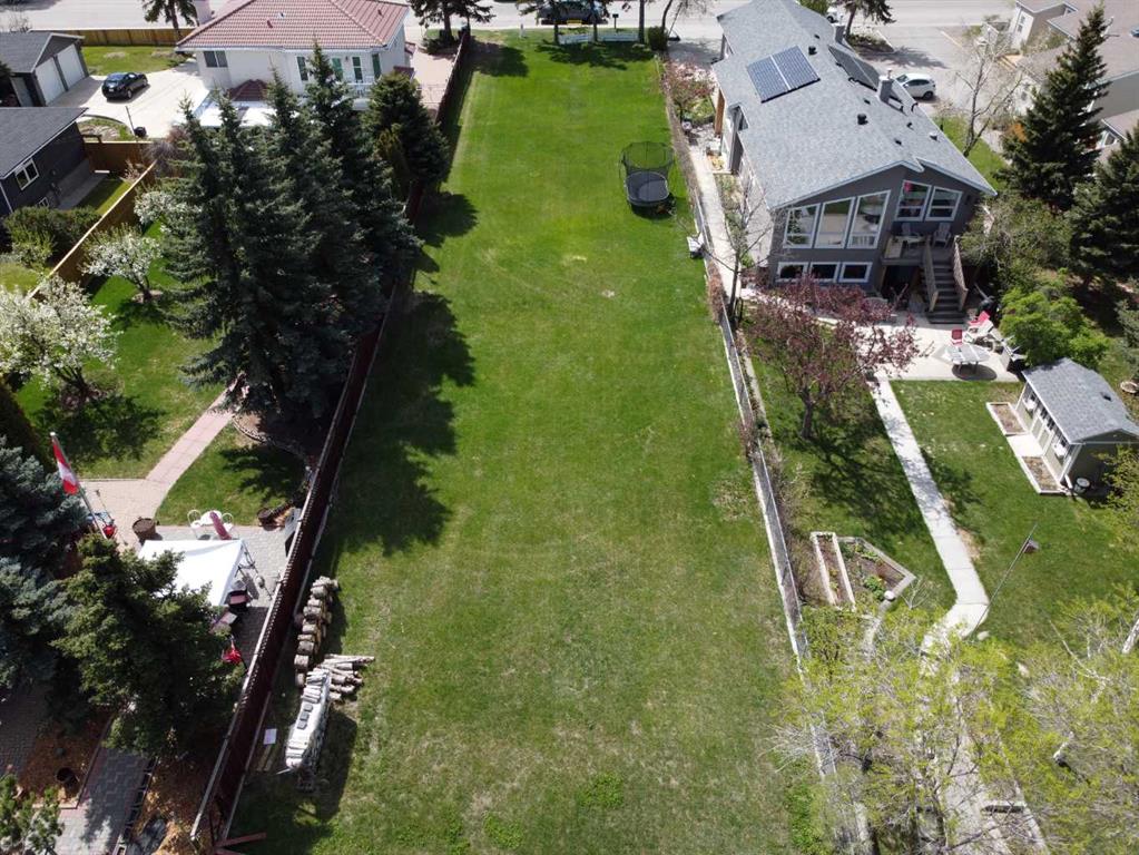 Picture of 8520 48 Avenue NW, Calgary Real Estate Listing