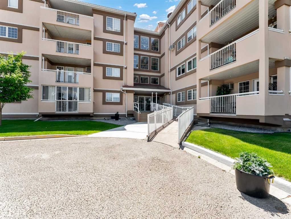 Picture of 119, 22 Park Meadows Drive SE, Medicine Hat Real Estate Listing