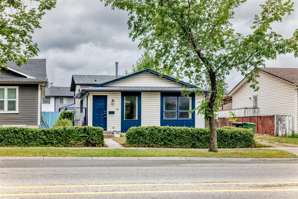 Picture of 19 Falshire Drive NE, Calgary Real Estate Listing
