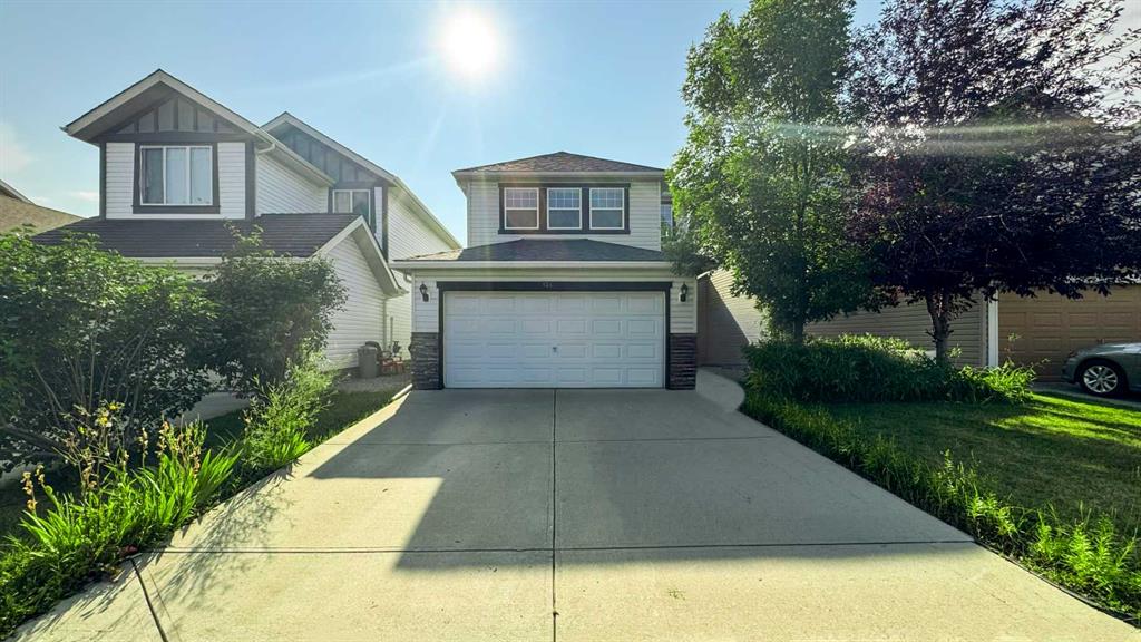 Picture of 124 Everglen Way SW, Calgary Real Estate Listing