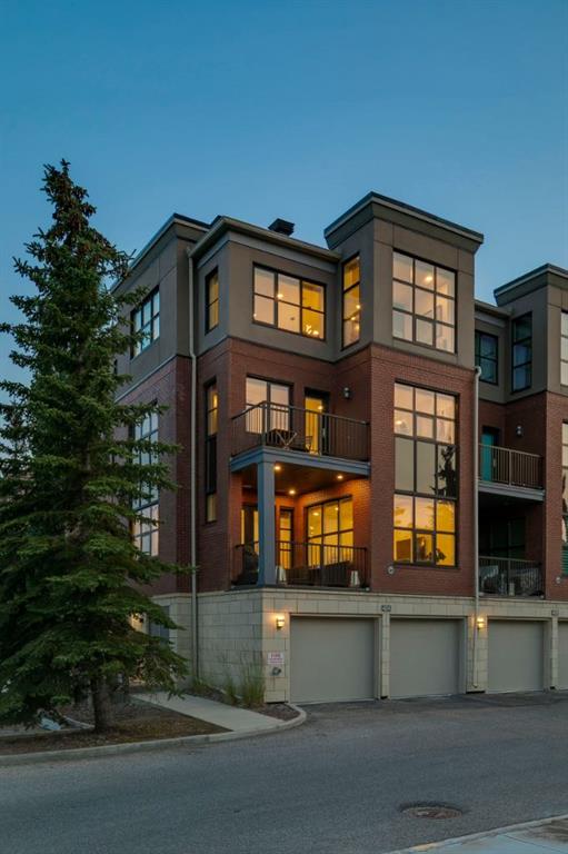 Picture of 424 Aspen Meadows Hill SW, Calgary Real Estate Listing
