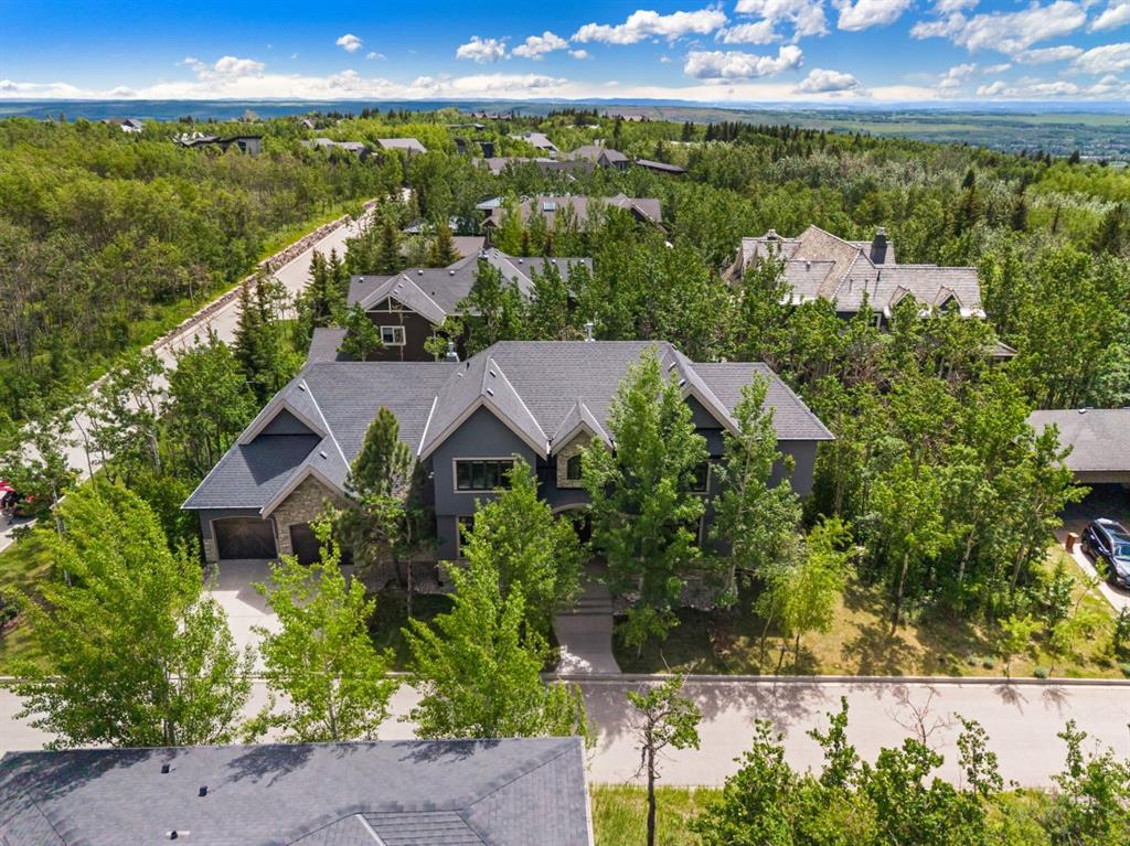 Picture of 136 Posthill Drive SW, Calgary Real Estate Listing