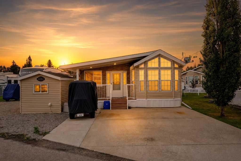 Picture of 3030, 35468 Range Road 30  , Rural Red Deer County Real Estate Listing