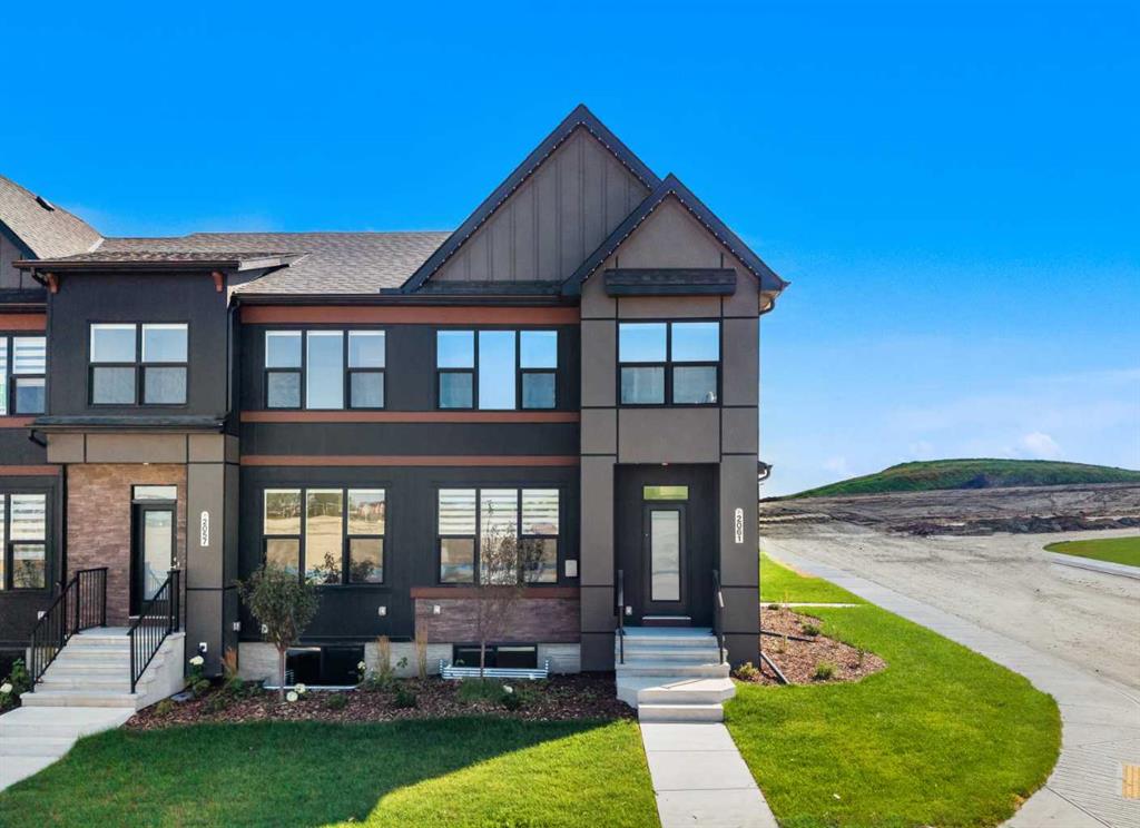 Picture of 2061 Vantage Way SW, Airdrie Real Estate Listing