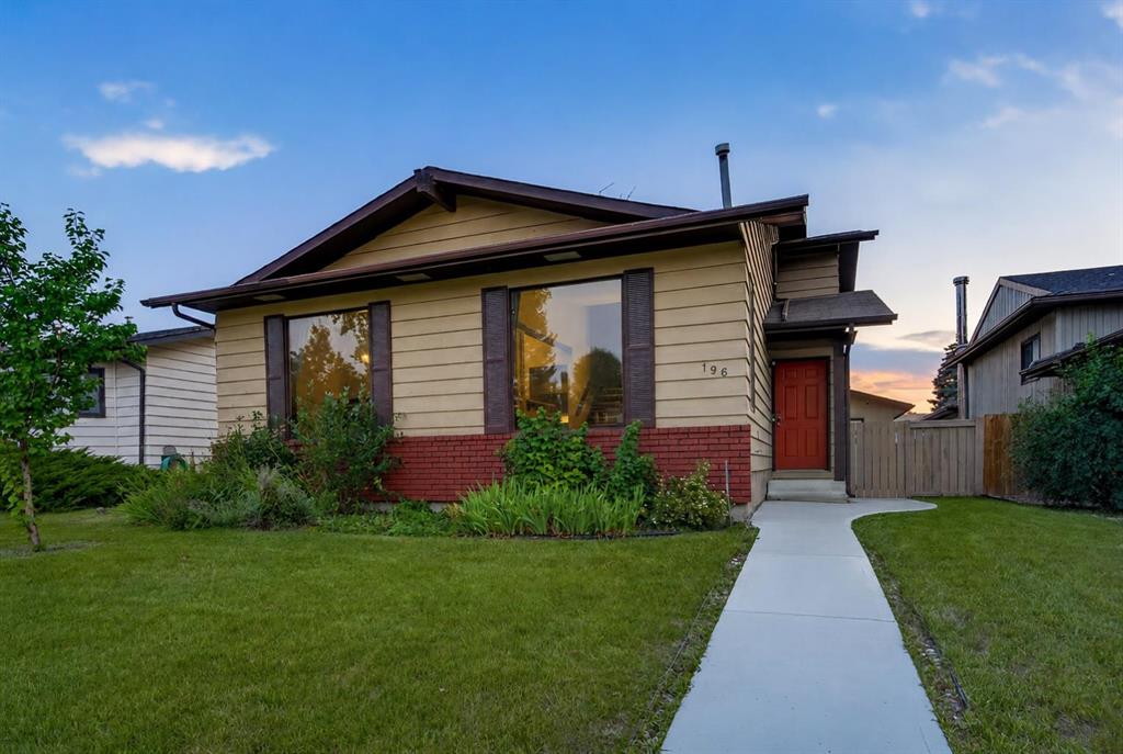 Picture of 196 Suncrest Way SE, Calgary Real Estate Listing
