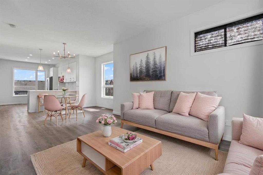 Picture of 30 Evanscrest Manor NW, Calgary Real Estate Listing