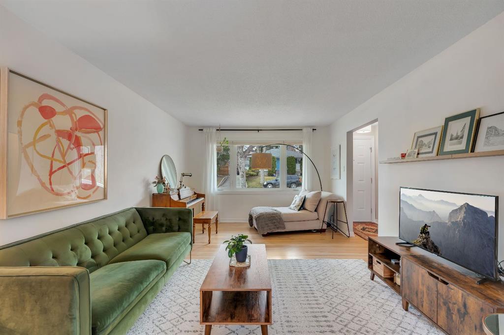 Picture of 254 Hendon Drive NW, Calgary Real Estate Listing