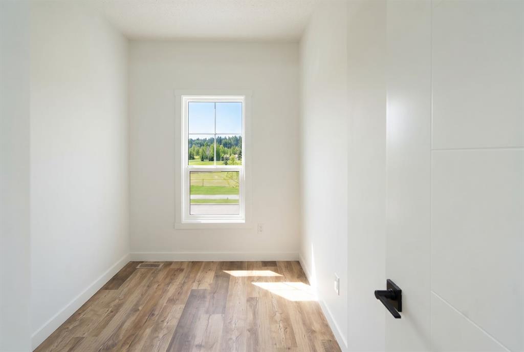 Picture of 101, 156 park Street , Cochrane Real Estate Listing