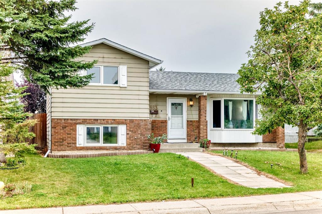 Picture of 983 Rundlecairn Way NE, Calgary Real Estate Listing