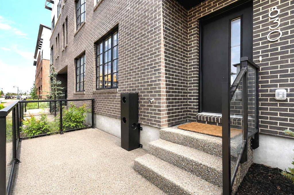 Picture of 830 81 Street SW, Calgary Real Estate Listing