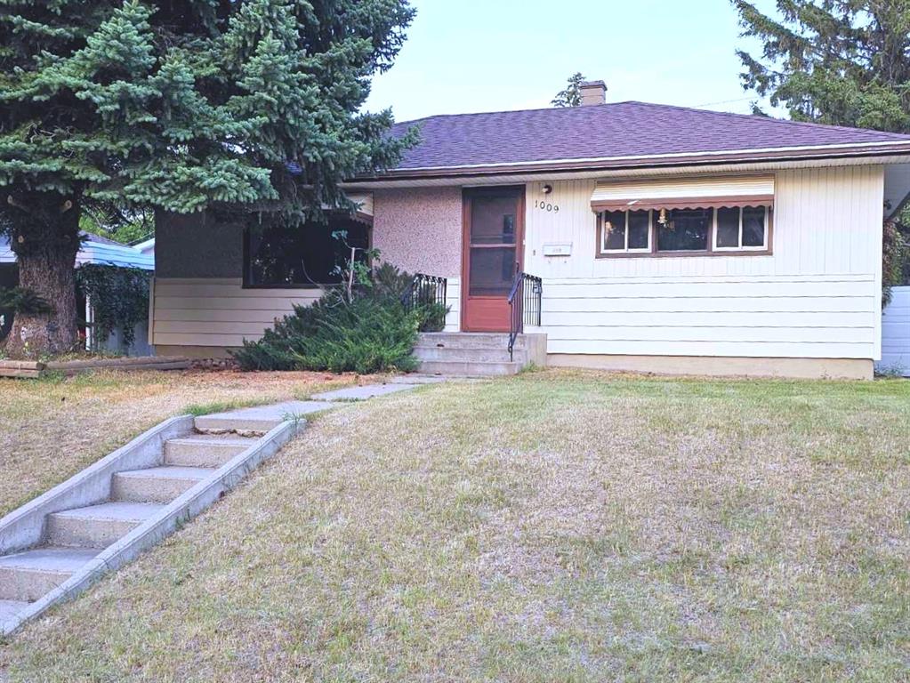 Picture of 1009 18 Street N, Lethbridge Real Estate Listing