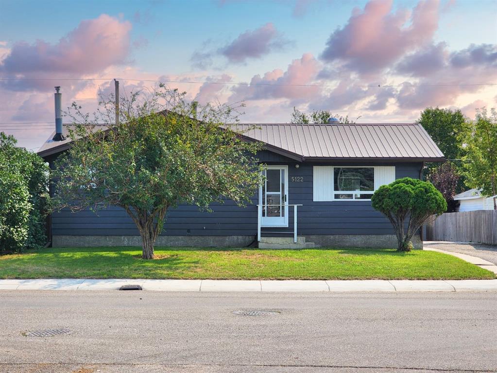 Picture of 5122 5th Street W, Claresholm Real Estate Listing
