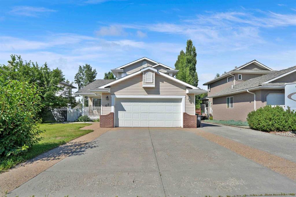 Picture of 62 West Mitford Crescent , Cochrane Real Estate Listing