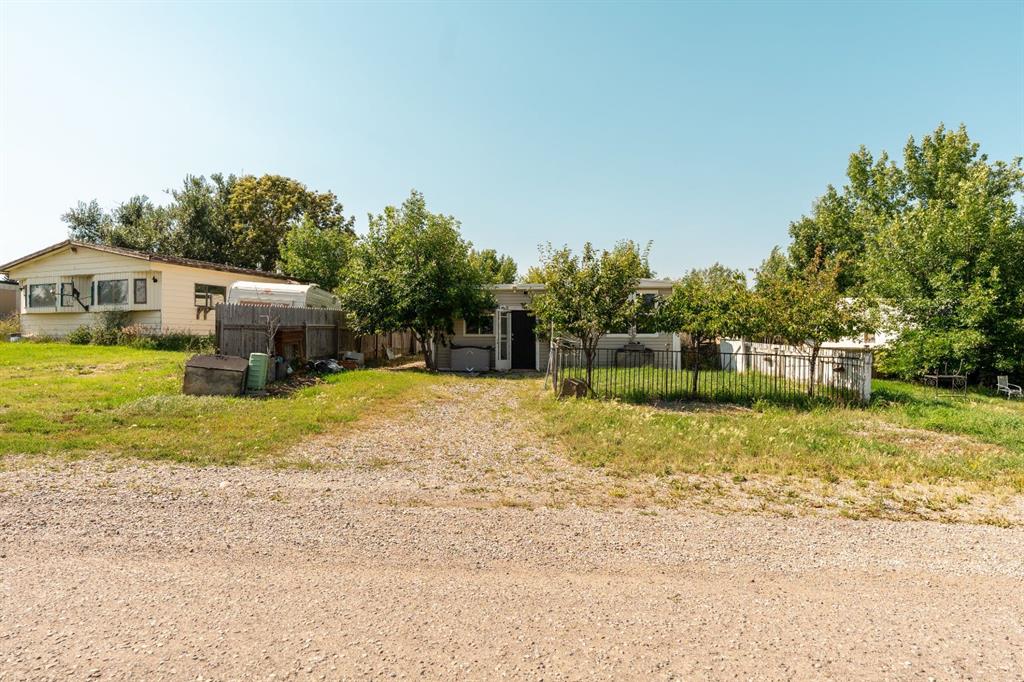 Picture of 863 2 Street E, Cardston Real Estate Listing