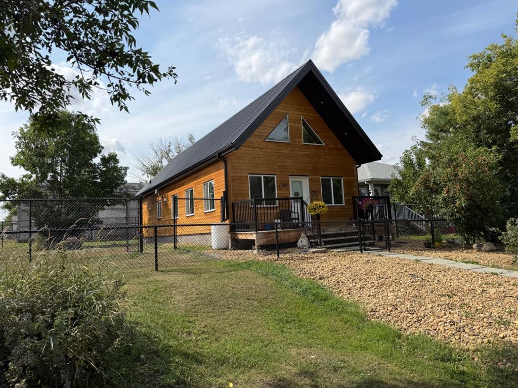 Picture of 104 1 Street W, Munson Real Estate Listing