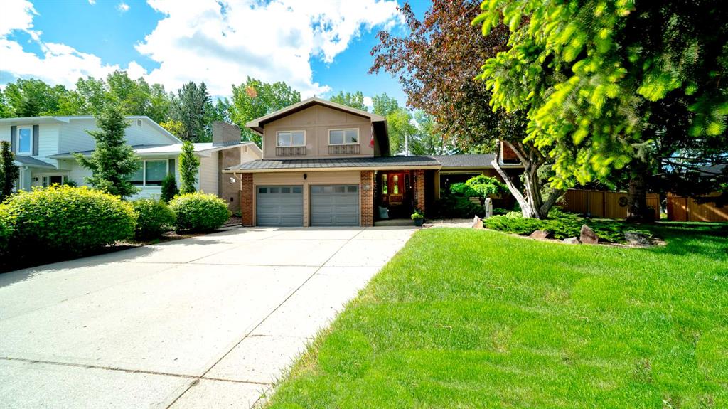 Picture of 152 Mapleburn Drive SE, Calgary Real Estate Listing