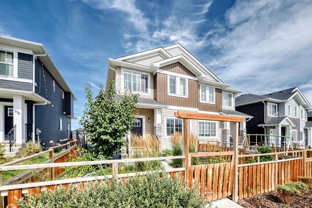 Picture of 182 River Heights Drive , Cochrane Real Estate Listing