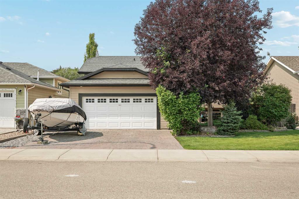 Picture of 622 Centennial Avenue , Nobleford Real Estate Listing