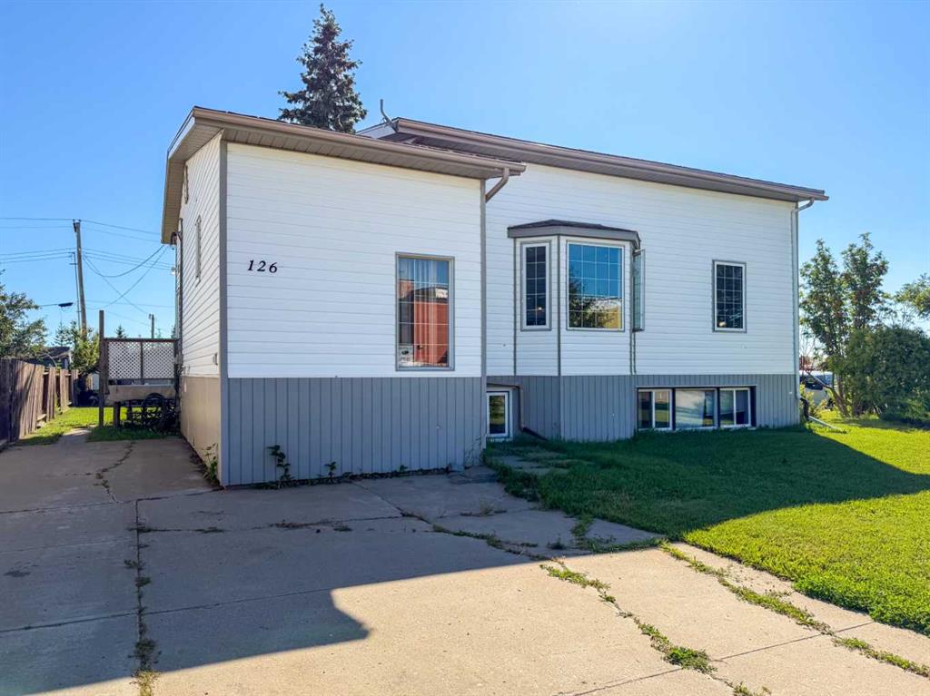 Picture of 126 3 Street SE, Falher Real Estate Listing