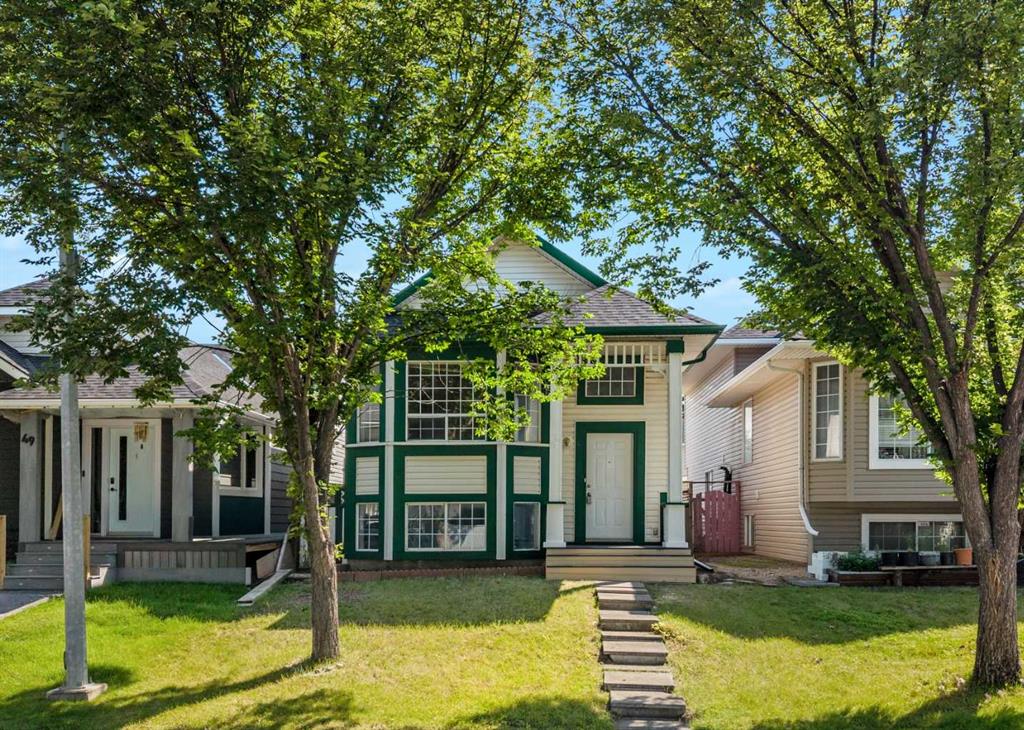Picture of 45 Martinridge Crescent NE, Calgary Real Estate Listing