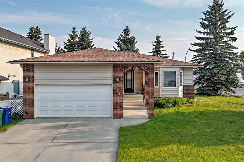 Picture of 272 Woodside Road NW, Airdrie Real Estate Listing