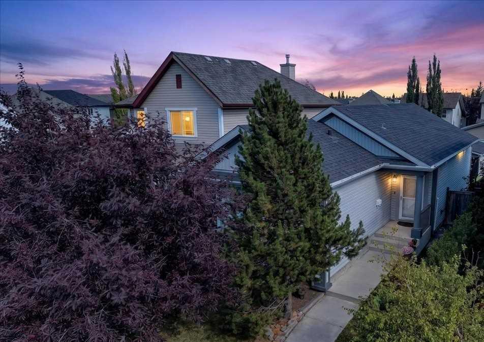 Picture of 23 Copperfield Rise SE, Calgary Real Estate Listing