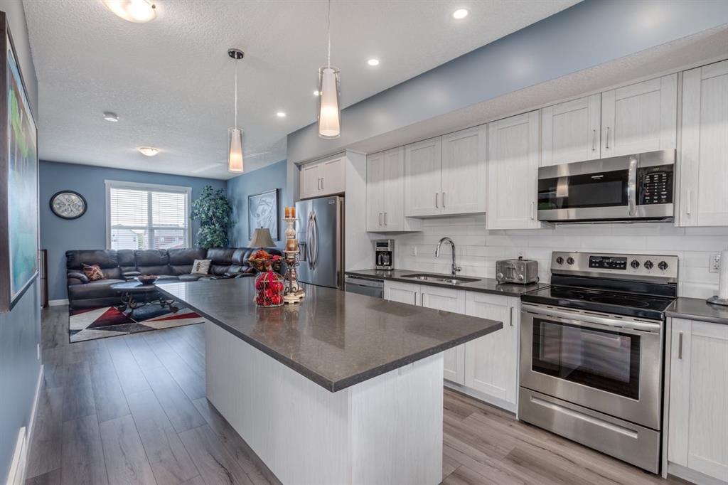 Picture of 258 Copperleaf Way SE, Calgary Real Estate Listing