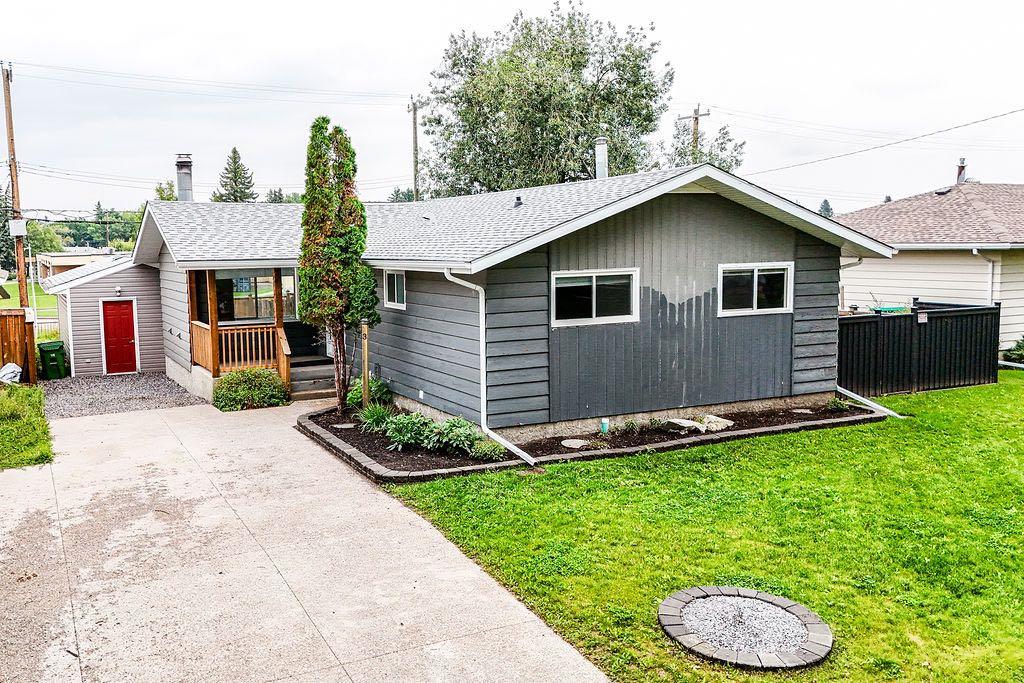 Picture of 3 Montcalm Avenue , Camrose Real Estate Listing