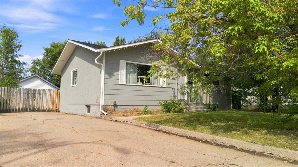 Picture of 9822 80 Avenue , Grande Prairie Real Estate Listing