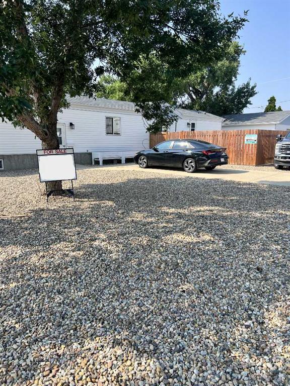 Picture of 602 7 Street SE, Redcliff Real Estate Listing