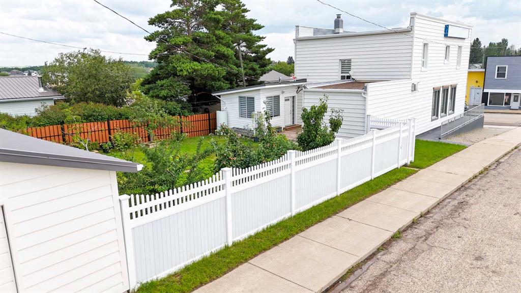 Picture of 2124 20 Street , Delburne Real Estate Listing
