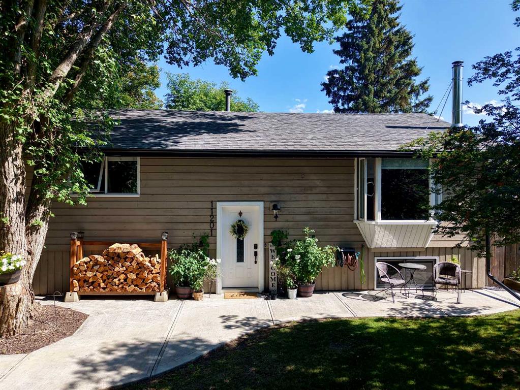 Picture of 11201 91 Street , Peace River Real Estate Listing