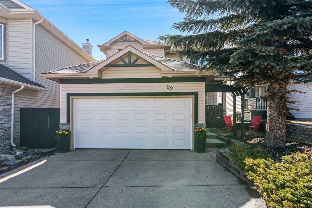 Picture of 22 Hidden Valley Manor NW, Calgary Real Estate Listing