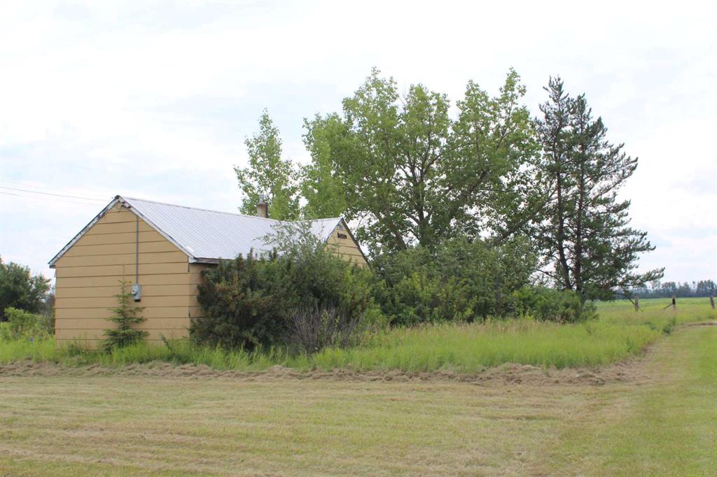 Picture of 224009 690 Highway S, Rural Northern Lights, County of Real Estate Listing