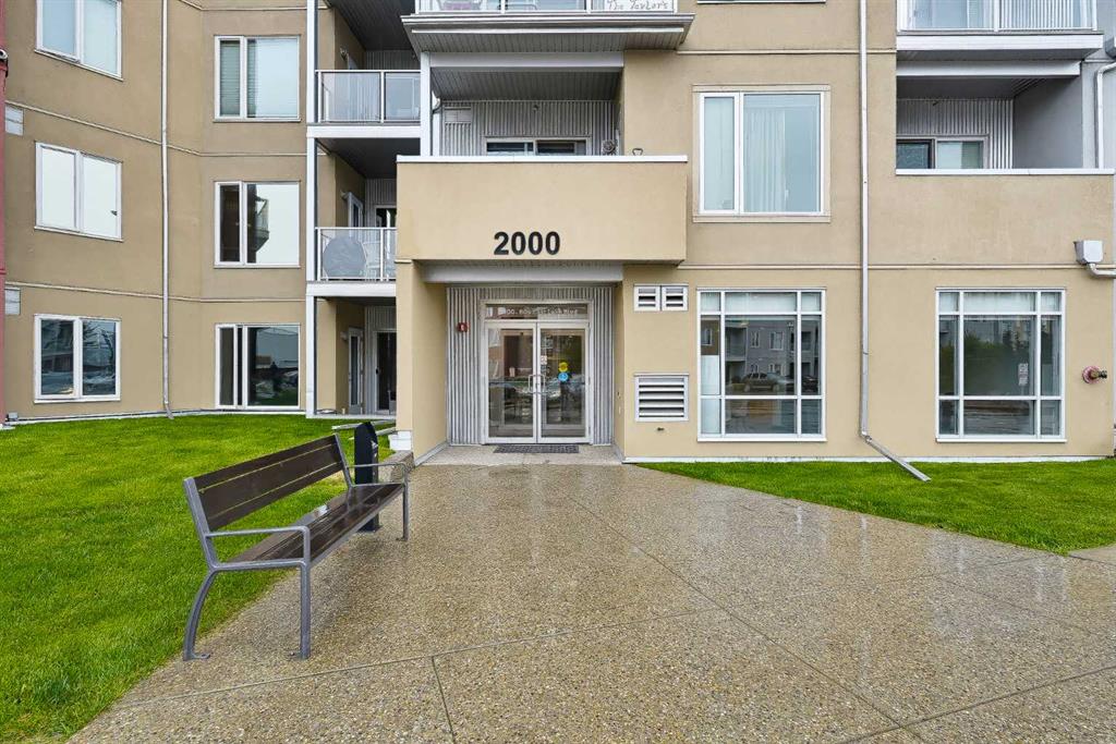 Picture of 2226, 604 East Lake Boulevard NE, Airdrie Real Estate Listing