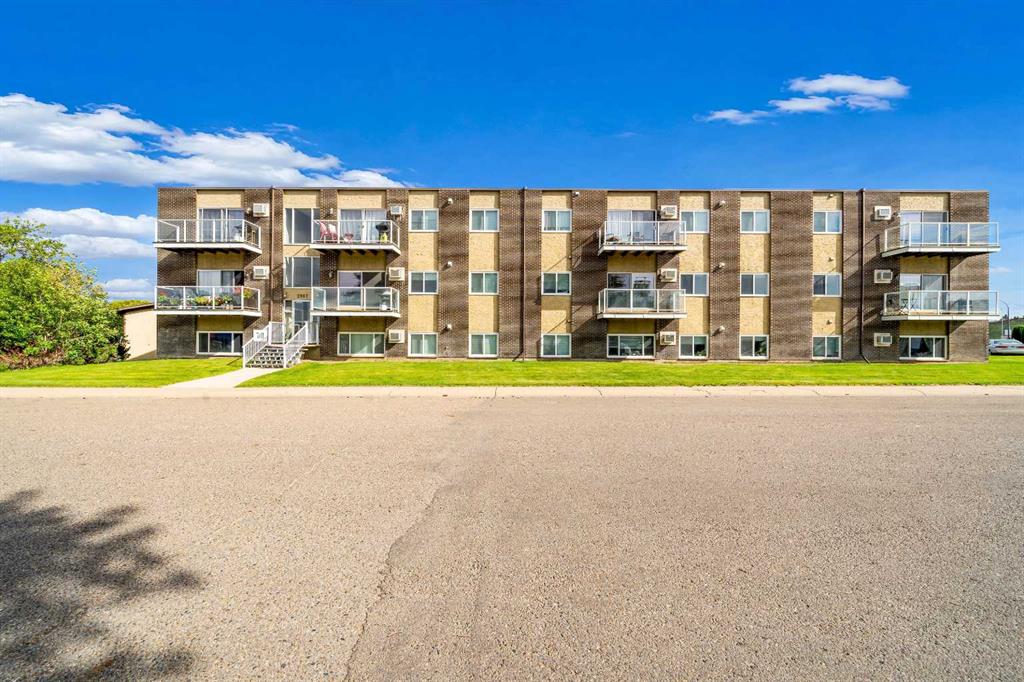 Picture of 206, 2987 Dunmore Road SE, Medicine Hat Real Estate Listing