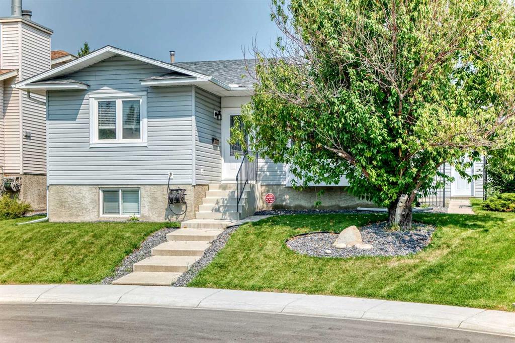 Picture of 116 McKerrell Close SE, Calgary Real Estate Listing