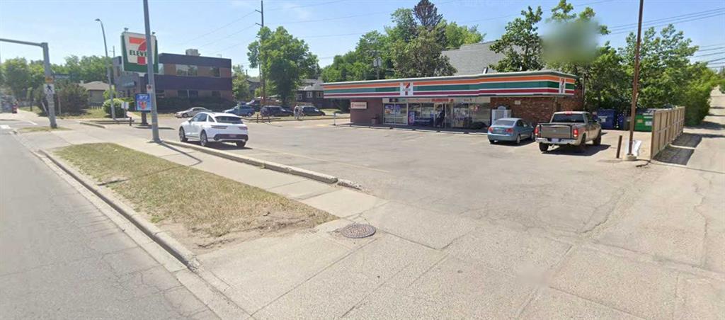 Picture of 2903 Centre Street NW, Calgary Real Estate Listing