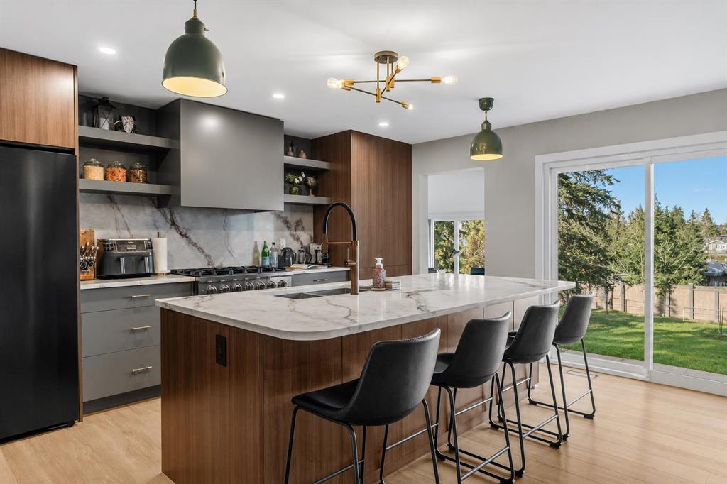 Picture of 2316 State Road SW, Calgary Real Estate Listing