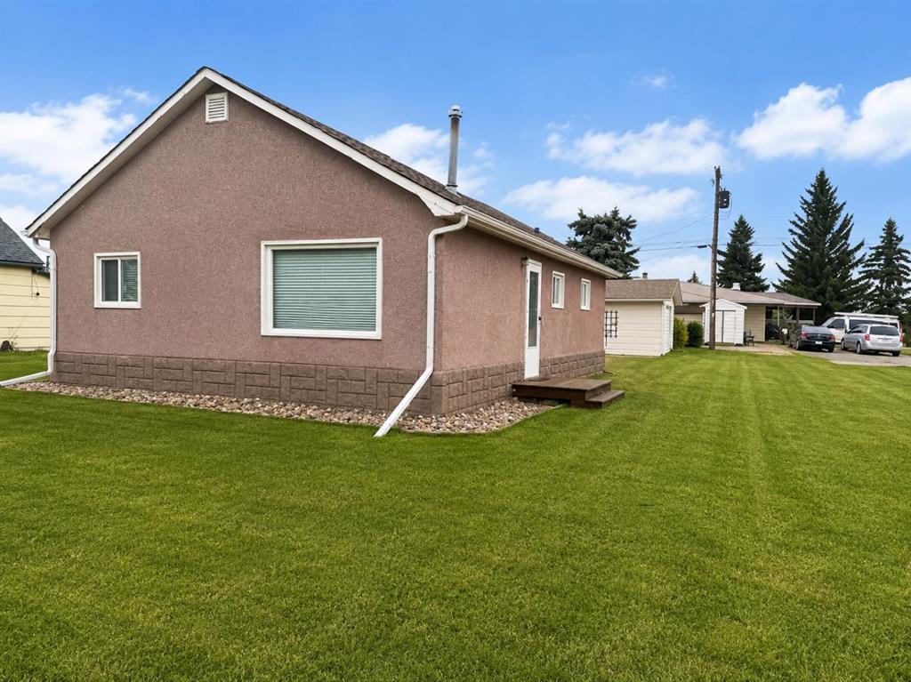 Picture of 5007 51 Street , Hardisty Real Estate Listing