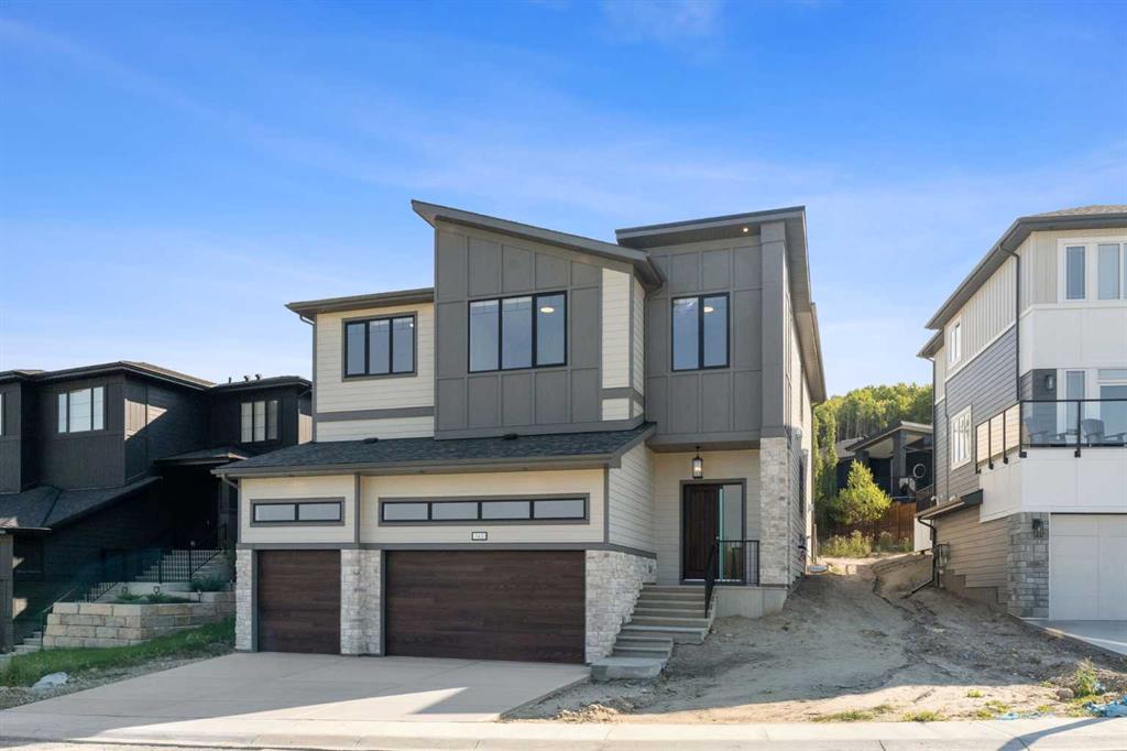 Picture of 140 Crestridge Terrace SW, Calgary Real Estate Listing