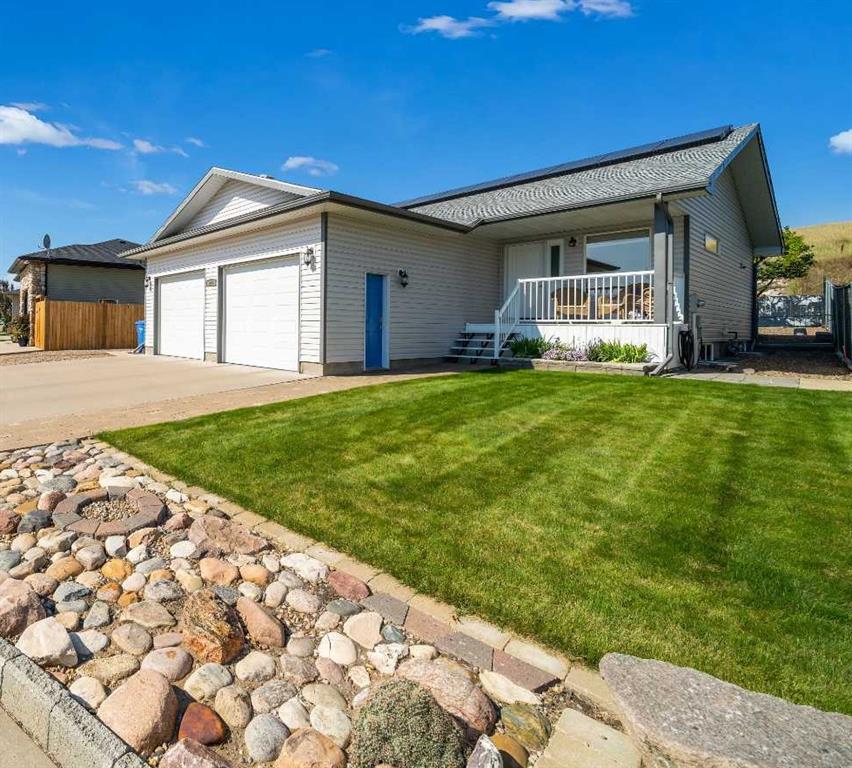 Picture of 228 Ranchman Bay NE, Medicine Hat Real Estate Listing